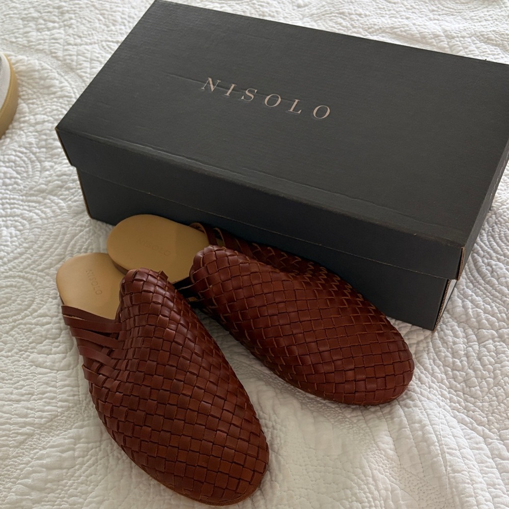 Nisolo Women’s Woven Leather Mules in Brown